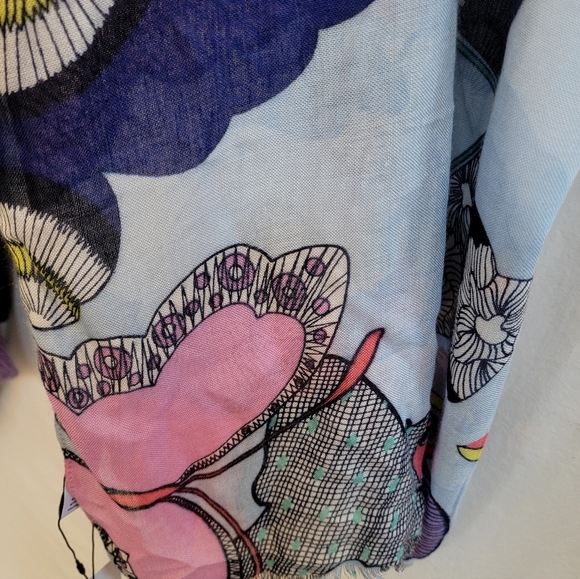 Vera Bradley Soft Fringe Scarf Wrap Butterfly By NWT - Picture 8 of 8